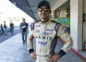Abraham Calderón consigue su primera victoria de la temporada en la NASCAR Peak México Series