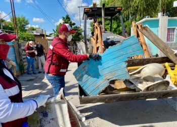 Lleva Gobierno de Matamoros descacharrización a colonias para prevenir dengue