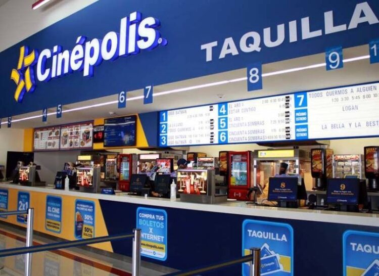 Pese a Covid, cines, casinos y salones podrían reabrir el viernes en Nuevo León