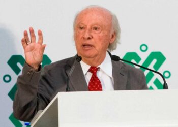 Ahora resulta que por estrés, Víctor Manuel Toledo renunció a Semarnat