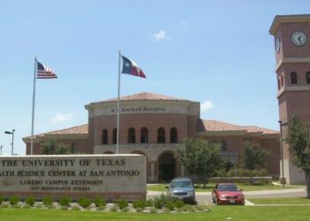 Ponen en cuarentena a la Universidad de Texas