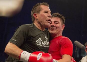 Gran exhibición de JC Chávez y Travieso Arce en su tercera pelea