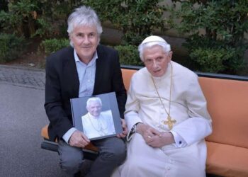 Papa emérito Benedicto bate récord de edad con 93 años