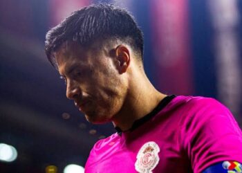 Alfredo Talavera, expulsado en su partido 400