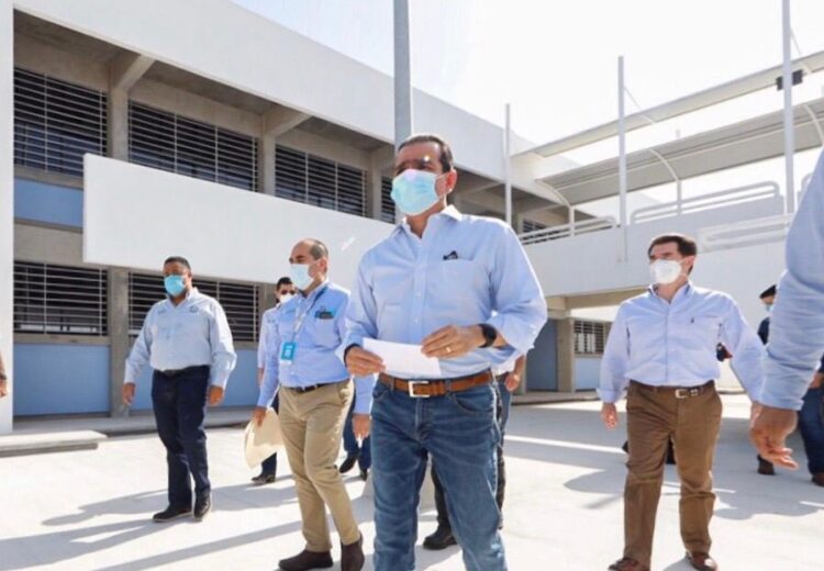 Reitera Rivas su apoyo a las  escuelas sin distingo alguno