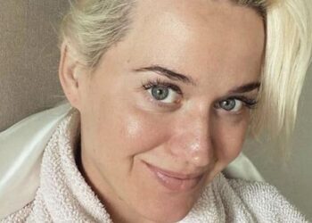 ¡Impresionante! Katy Perry muestra su cuerpo postparto en Instagram