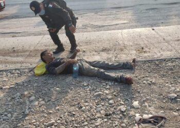 Bache ocasiona que se lesione par de empleados