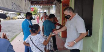 Entrega Rubén Rivera apoyos en hospitales