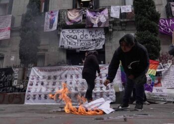Exigen renuncia de Rosario Piedra a CNDH