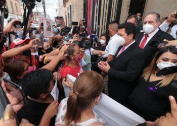 Ofrece alcalde a familiares de Karen apoyo para seguimiento a investigaciones