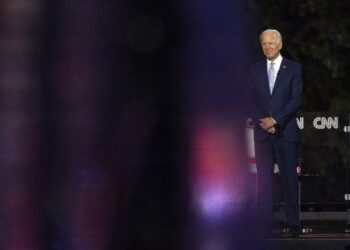 Biden acusa a Trump de respuesta “criminal” frente al virus