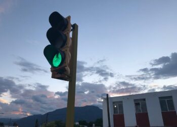 Realiza Municipio mantenimiento a semáforos