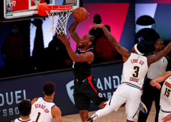 Los Nuggets doblegan a los Clippers y empatan serie 1-1