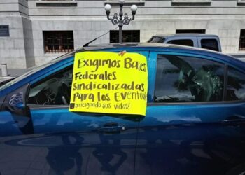 Realizan caravana trabajadores de la Salud en sur; piden básicos y mejoras laborales