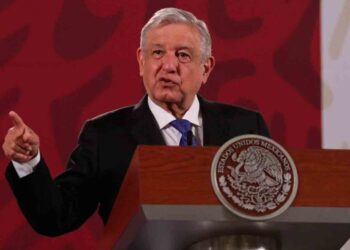 Gobernadores, libres de dejar Conago: López Obrador