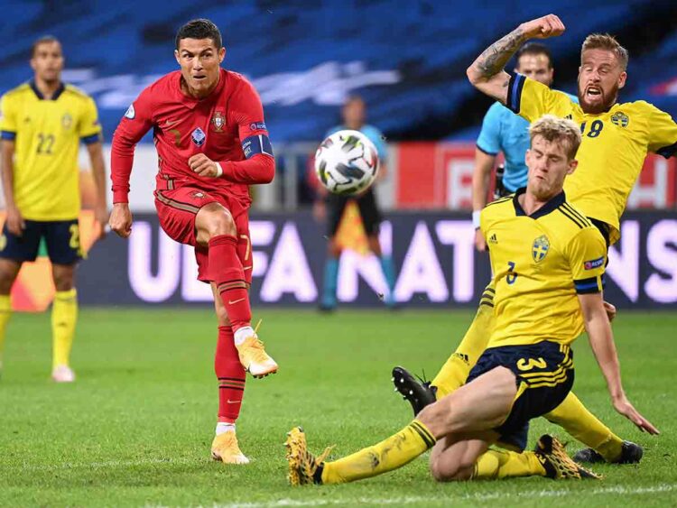 Portugal se impone a Suecia 2-0 con un histórico Cristiano