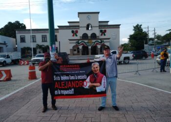 Altamirenses recaban firmas para que se enjuicie a ex presidente