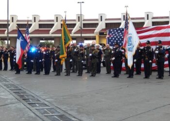 Cierra EU sus fronteras con Canadá y México, por ceremonia del 9/11