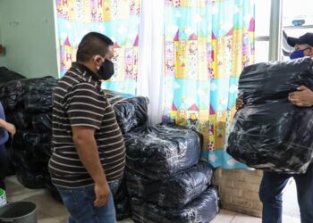 Entrega Municipio 70 mil  kits escolares a escuelas