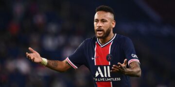 ¡Neymar acusa racismo, explota y lo expulsan en el clásico de Francia!