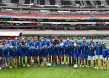 Guatemala realiza el reconocimiento de cancha del Estadio Azteca