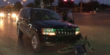 Camioneta embiste a ciclista