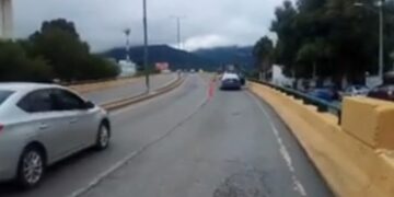 Unidades de Transito cierran carril en la Joroba