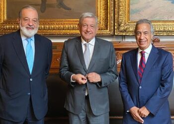 AMLO mantiene reunión con Carlos Slim y Miguel Rincón