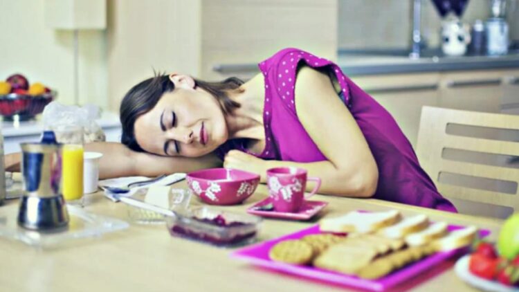 ¿Por qué nos da sueño luego de almorzar?