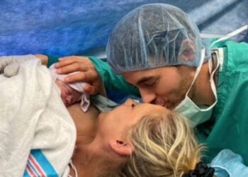 Enrique Iglesias y Anna Kournikova presumen a su tercer hija