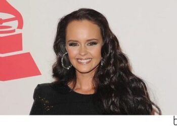 Shaila Dúrcal desvela cómo perdió parte de su dedo