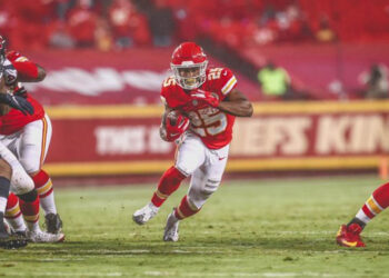 Con mucho poder, los Chiefs se imponen a Texans