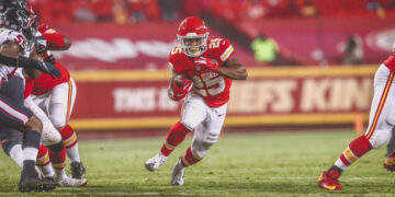 Con mucho poder, los Chiefs se imponen a Texans