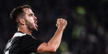 Pjanic se recupera de COVID-19 y se reincorpora al Barcelona