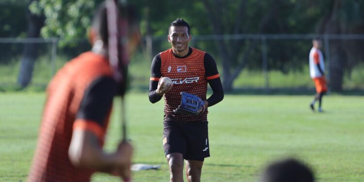 Toma Correcaminos el bat y queda listo para recibir al Tepatitlán FC