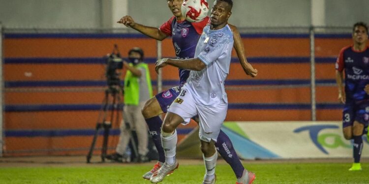 Logra Correcaminos su primer triunfo