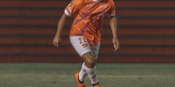 Para Aldahir Flores representa un sueño portar la playera naranja