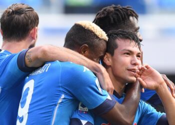 Chucky Lozano y el Napoli arrasan con el Atalanta