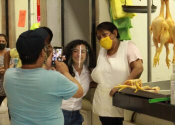 Reciben locatarios del mercado de Tampico a Diputada Olga Sosa