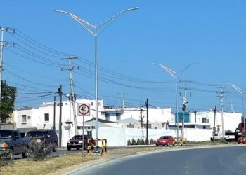 Lleva Rivas alumbrado público a más colonias de Nuevo Laredo