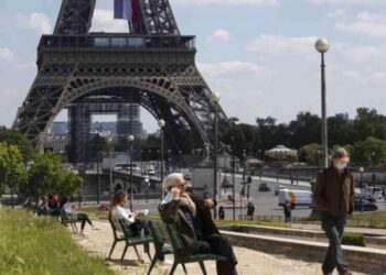 Contempla Francia imponer confinamientos locales ante rebrotes