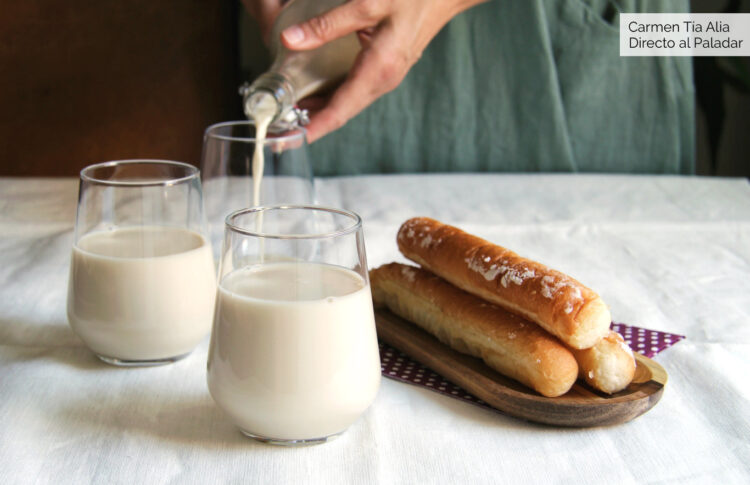 Receta fácil para el agua de Horchata de chufa estilo España