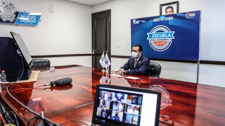 Entrega alcalde beneficios  al kinder ‘Federico Froebel’