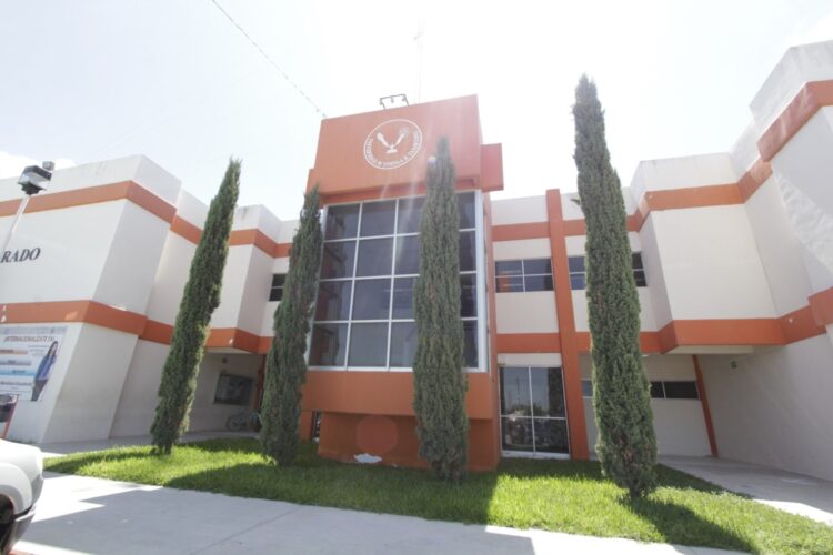 Es UAT referente en desarrollo profesional y servicios al sector energético