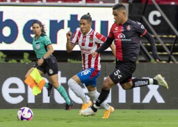 Chivas se impone 3-2 a Rojinegros del Atlas