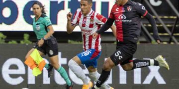 Chivas se impone 3-2 a Rojinegros del Atlas