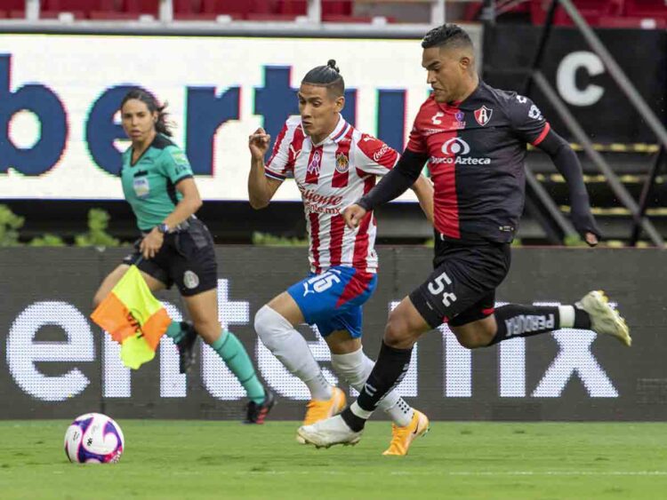 Chivas se impone 3-2 a Rojinegros del Atlas