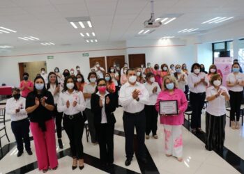 Llama SNTE a prevenir el cáncer de mama