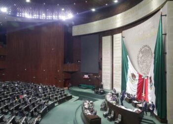 Diputados aprueban dar a Marina control de puertos