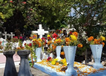 Ante riesgo de rebrote de Covid pide SS no ir a panteones ni peregrinaciones